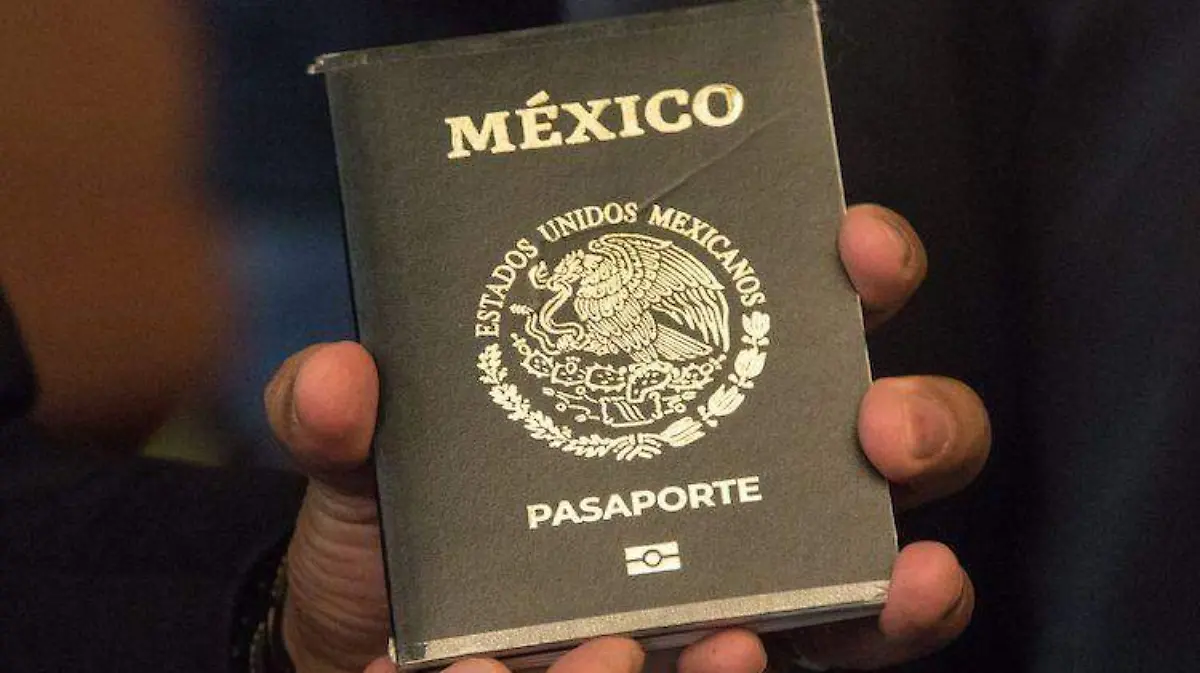 SRE anuncia pasaporte para menores de edad con foto de los padres